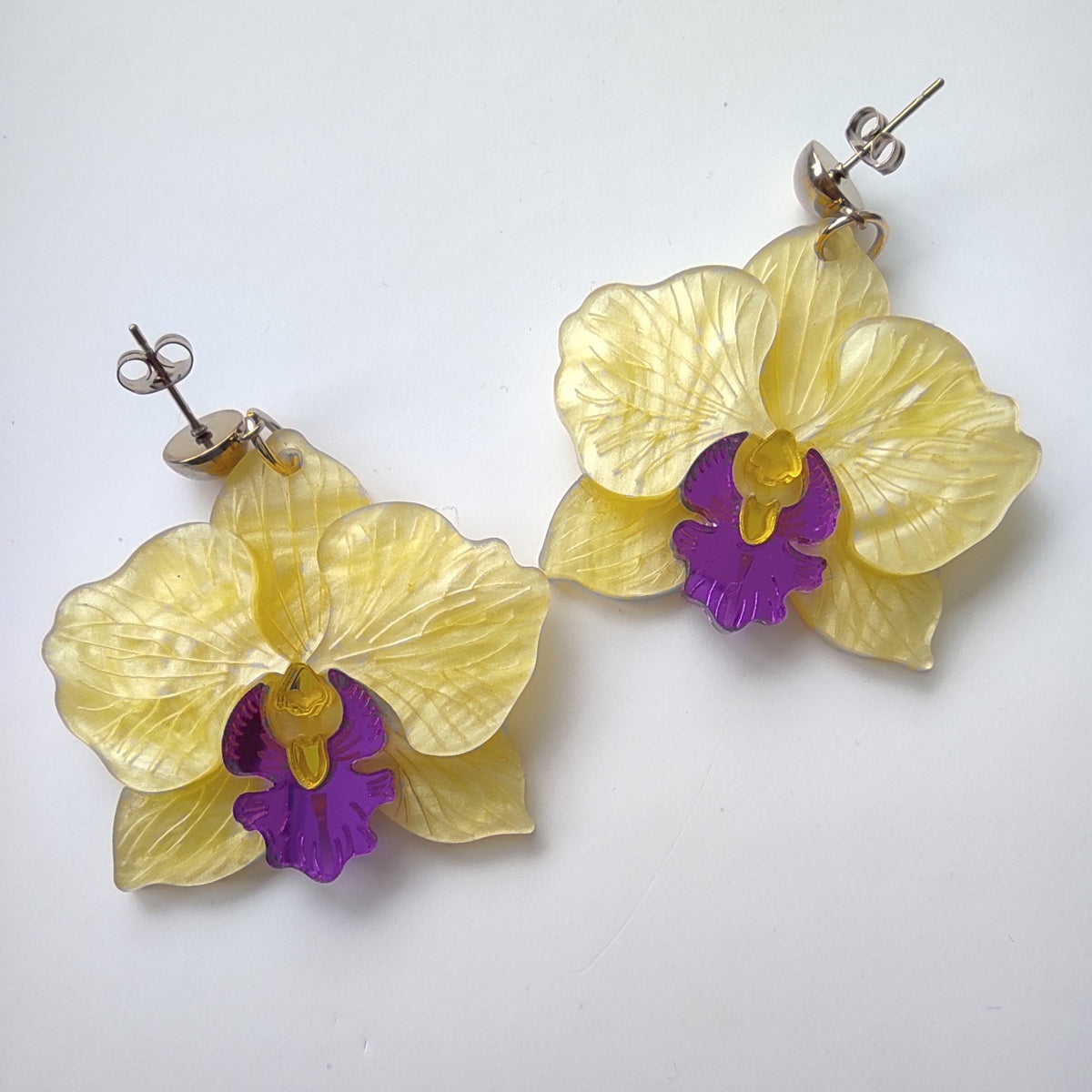 Orquidea grande amarilla